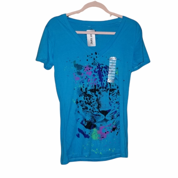 Hot Topic Tops - Hot Topic NWT Ladies Fitted Leopard Tee